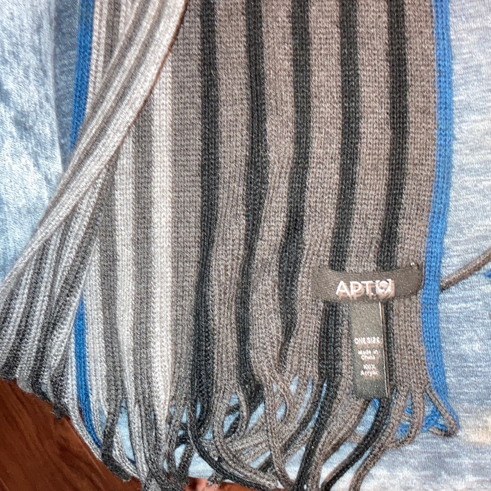 Apt 9 Scarf